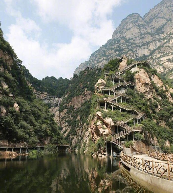 漫山漫水慢生活！漫山·花溪谷用姹紫嫣红迎接贵宾的到来