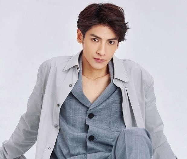 锁骨养鱼算什么，看到罗云熙的“支架骨”后，网友：可以当鱼塘了