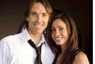 如今女星都喜欢找黑人球员 但当年白人纳什却生下个黑人小孩？