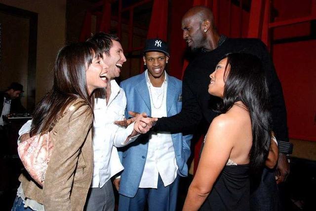 如今女星都喜欢找黑人球员 但当年白人纳什却生下个黑人小孩？