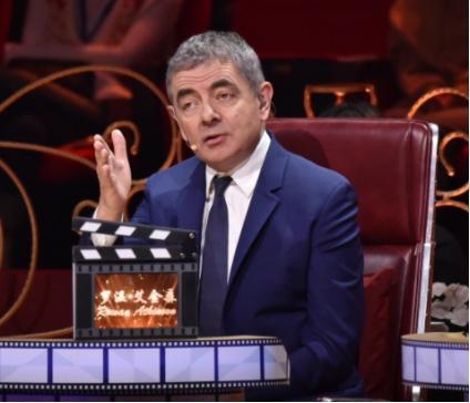 这位牛津博士，拥有一辆全球独一无二的劳斯莱斯，慈善捐款20多亿