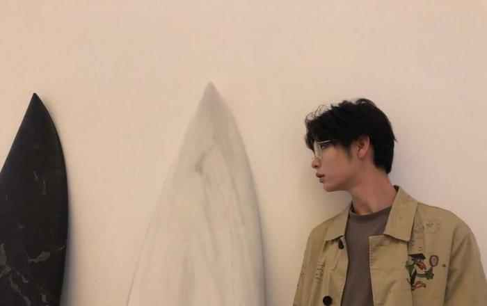 清秀版小吴上变形记，网友：这个叫胡子豪的富二代是小吴的弟弟？