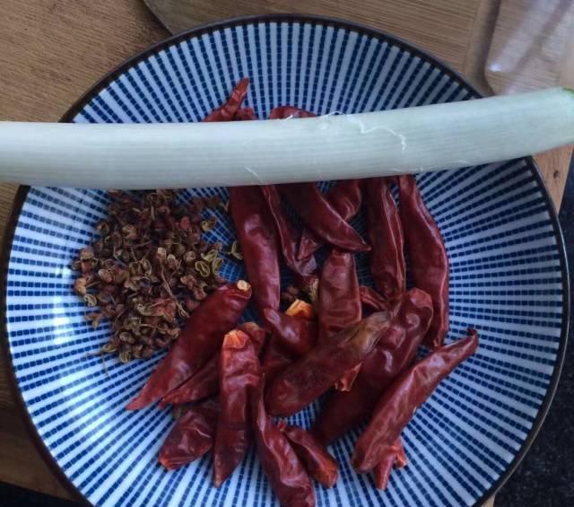 香辣白菜,再简单的食材,也能炒出不一样的味道