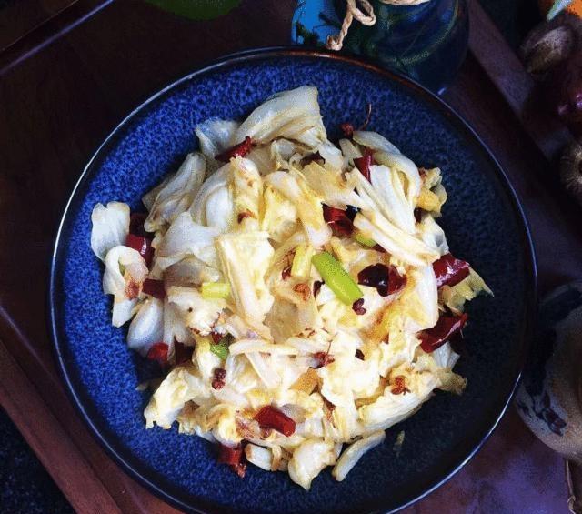 香辣白菜,再简单的食材,也能炒出不一样的味道