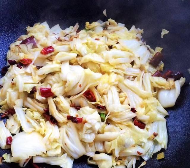 香辣白菜,再简单的食材,也能炒出不一样的味道