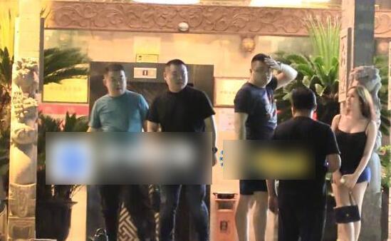 膨胀了？岳云鹏携辣妹酒店过夜，柳岩曾主动向他示爱