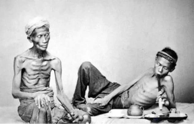 清末老照片：八国联军街头搂少女，酷刑下无人能坚持3小时