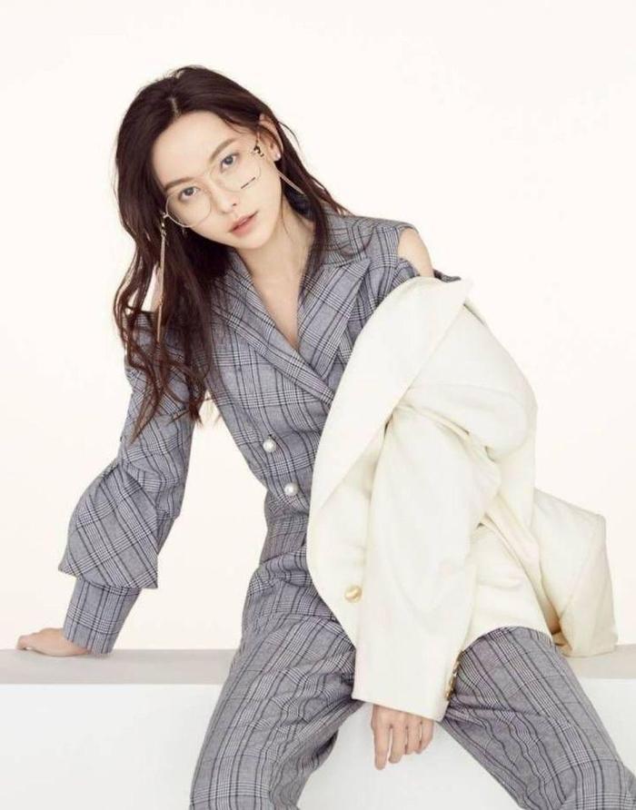 于文文空降快乐大本营，与毛不易共同献唱《体面》