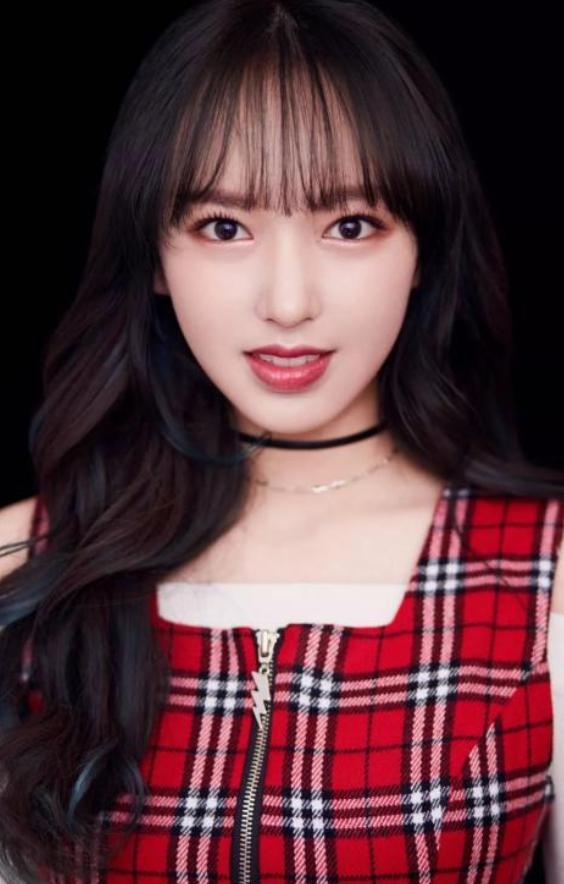 惹火的身材,宇宙少女C位女神,程潇短发太美腻!