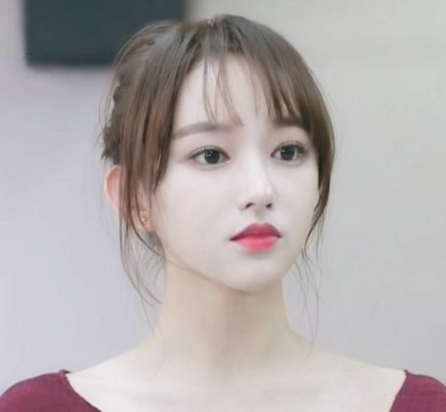 惹火的身材,宇宙少女C位女神,程潇短发太美腻!