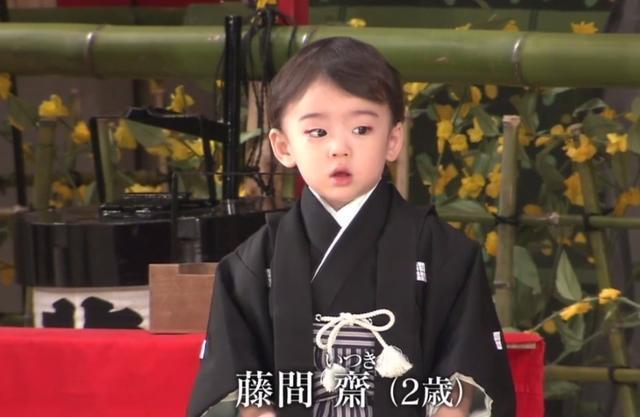 日本歌舞伎界贵公子藤间斋，从呆萌小孩到丹凤眼美少年？太惊艳了