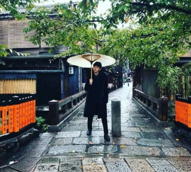 日本歌舞伎界贵公子藤间斋，从呆萌小孩到丹凤眼美少年？太惊艳了