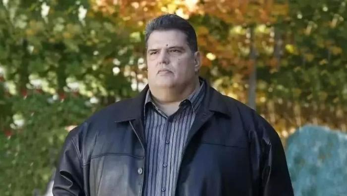 美国警官卧底27年，多次向上司申请，再不收网自己就成黑帮老大了