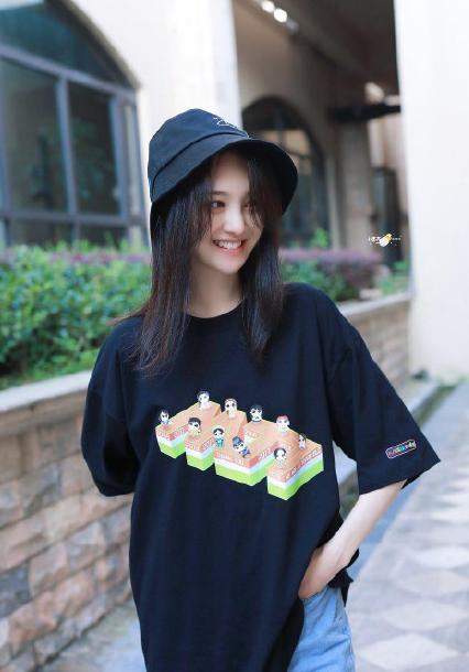 真的要转型当网红?郑爽自曝不想演戏之后,官方微博宣布卖衣服