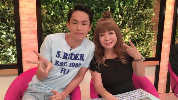 瞒10年!萁妈超狂身分曝光,黄镫辉糟了