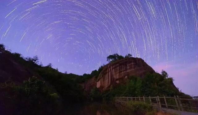 石表山位于广西藤县象棋镇道家村,总面积约15.8平方公里