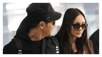 露吻痕男星都是厚脸皮? 位置一个比一个刁钻, 力度一个比一个强劲