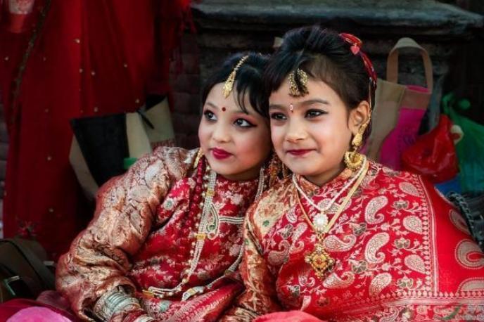 尼泊尔“活女神”！“初潮”后就被废除， 余生没人敢娶