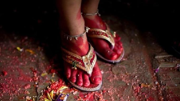 尼泊尔“活女神”！“初潮”后就被废除， 余生没人敢娶