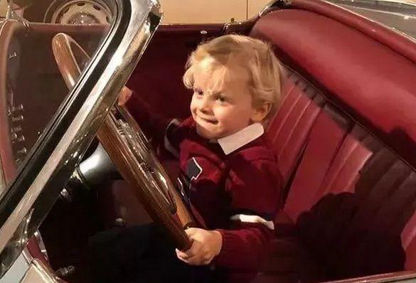 摩纳哥王室双胞胎，和乔治王子一样可爱，祖母曾和玛丽莲梦露齐名