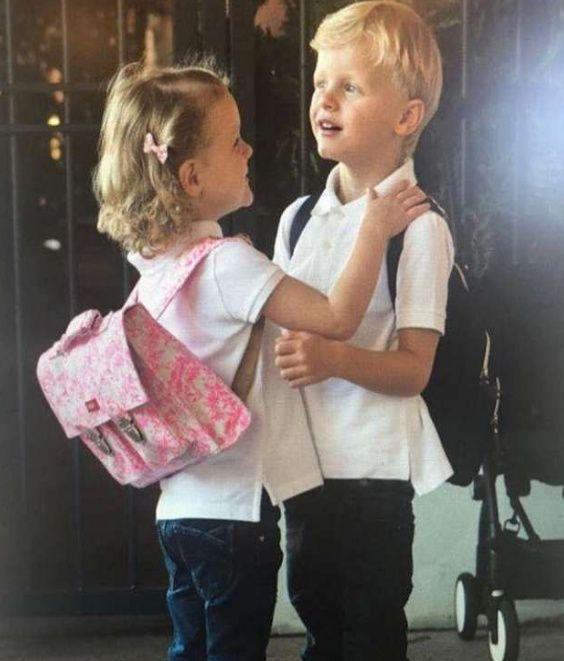 摩纳哥王室双胞胎，和乔治王子一样可爱，祖母曾和玛丽莲梦露齐名