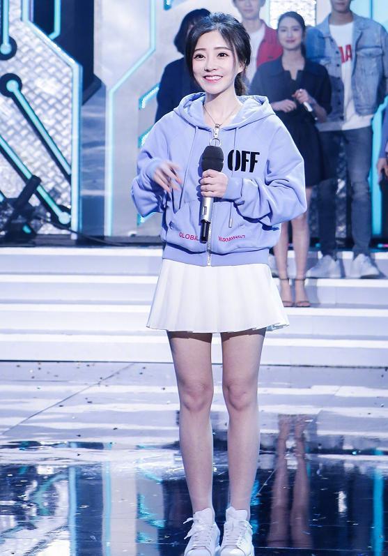 天天向上:冯提莫说出了这句话,连官方都佩服:果真是做自己!