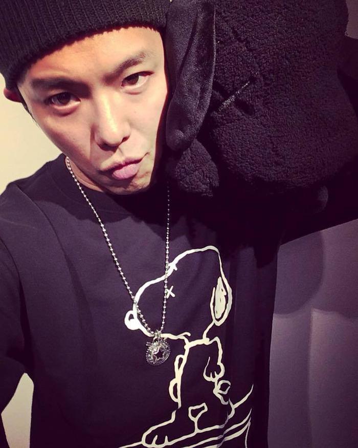 小鬼前脚出国，绯闻女友勾搭棒棒堂富二代！度春宵12小时