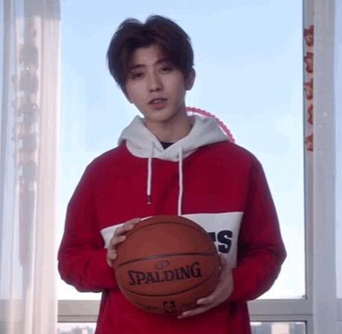 别再黑坤坤了!你知道他凭什么成为NBA形象大使吗?看完没话说了