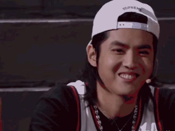 快三十岁的吴亦凡在胖的道路上一去不回，网友：整容后遗症真吓人