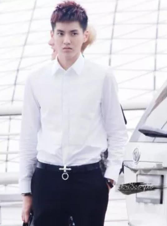 快三十岁的吴亦凡在胖的道路上一去不回，网友：整容后遗症真吓人