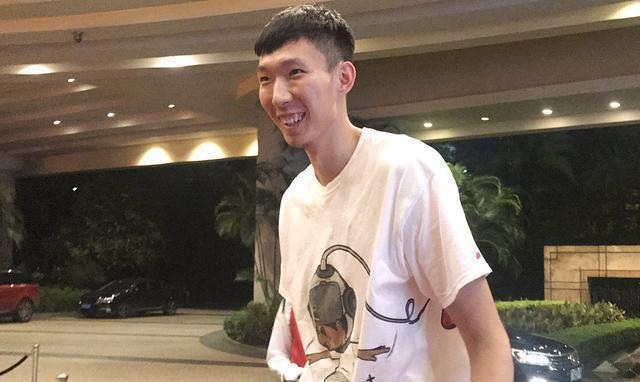 别羡慕! 周琦正式被上海交大录取, 与姚明成为校友