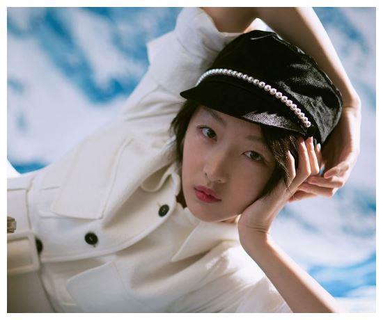 年纪轻轻得影后头衔,周冬雨家庭背景曝光,3岁丧父随母亲改嫁!