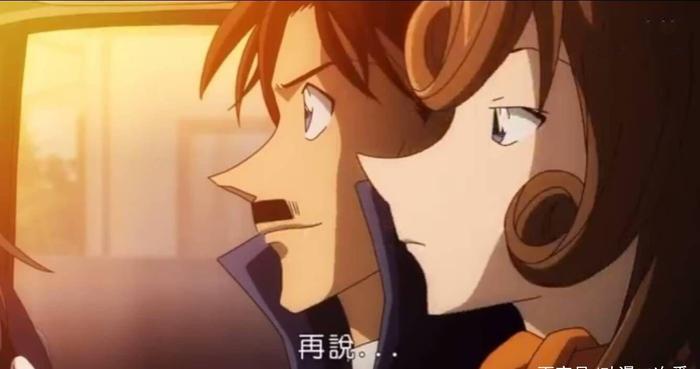 工藤新一爸妈沦落为“电灯泡”，新一和小兰却毫无察觉！