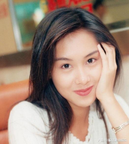 与朱茵颜值一较高下的模特，纯天然的复古美女大口智惠美。