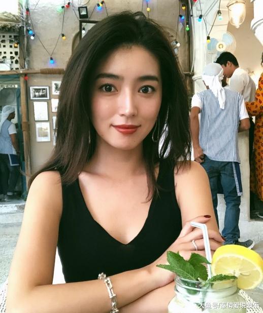 与朱茵颜值一较高下的模特，纯天然的复古美女大口智惠美。