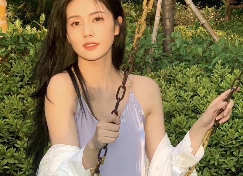 有一种女人很吸引男人 身上散发这三种魅力的女人