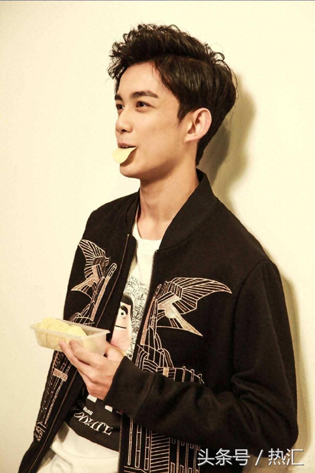 重点来了，吴磊的学校原来是这里，网友：这个学校名字好眼熟！