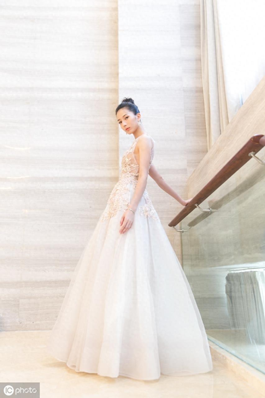 彭杨唯美写真，温婉可人，令无数人心动