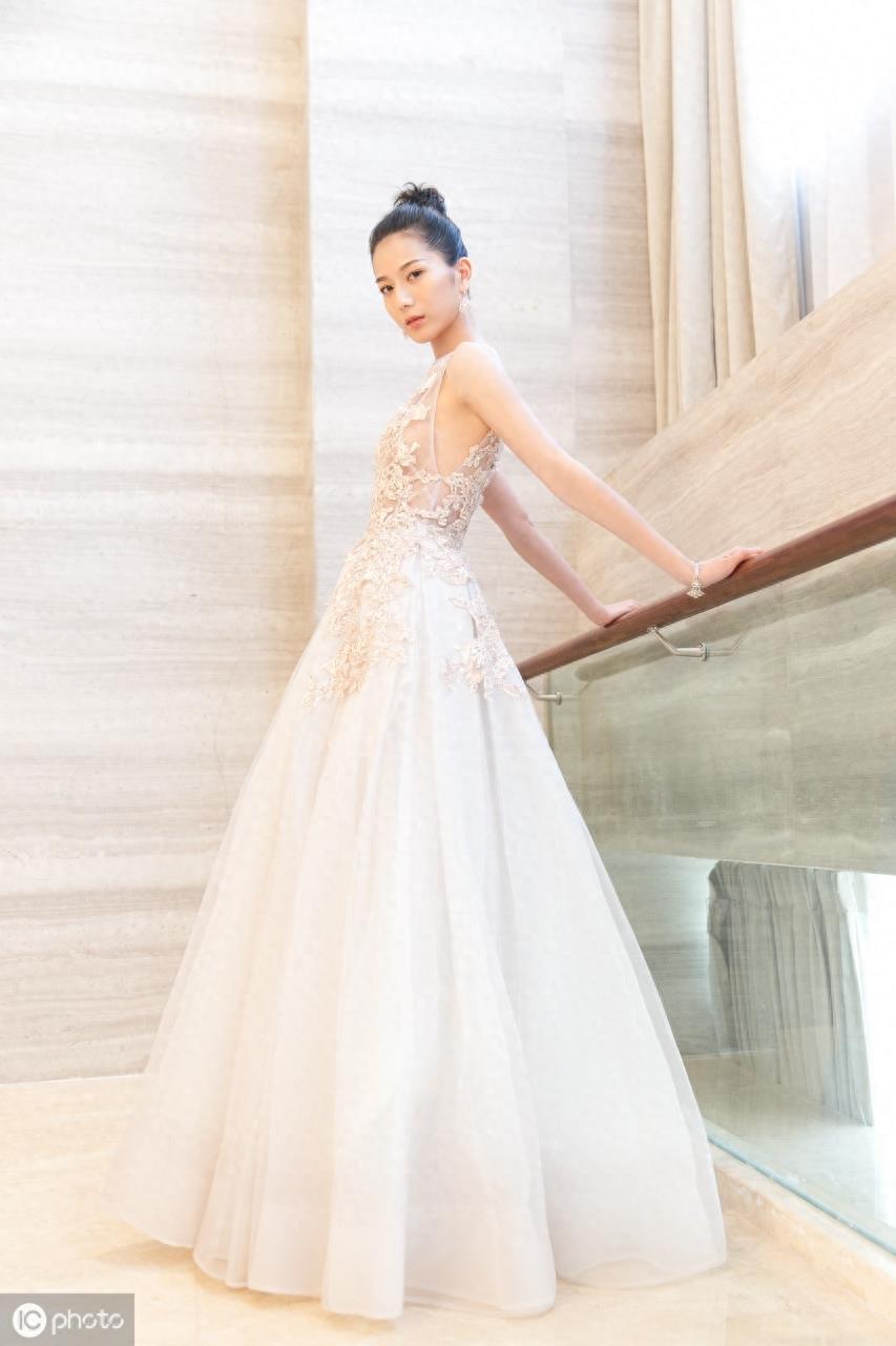 彭杨唯美写真，温婉可人，令无数人心动