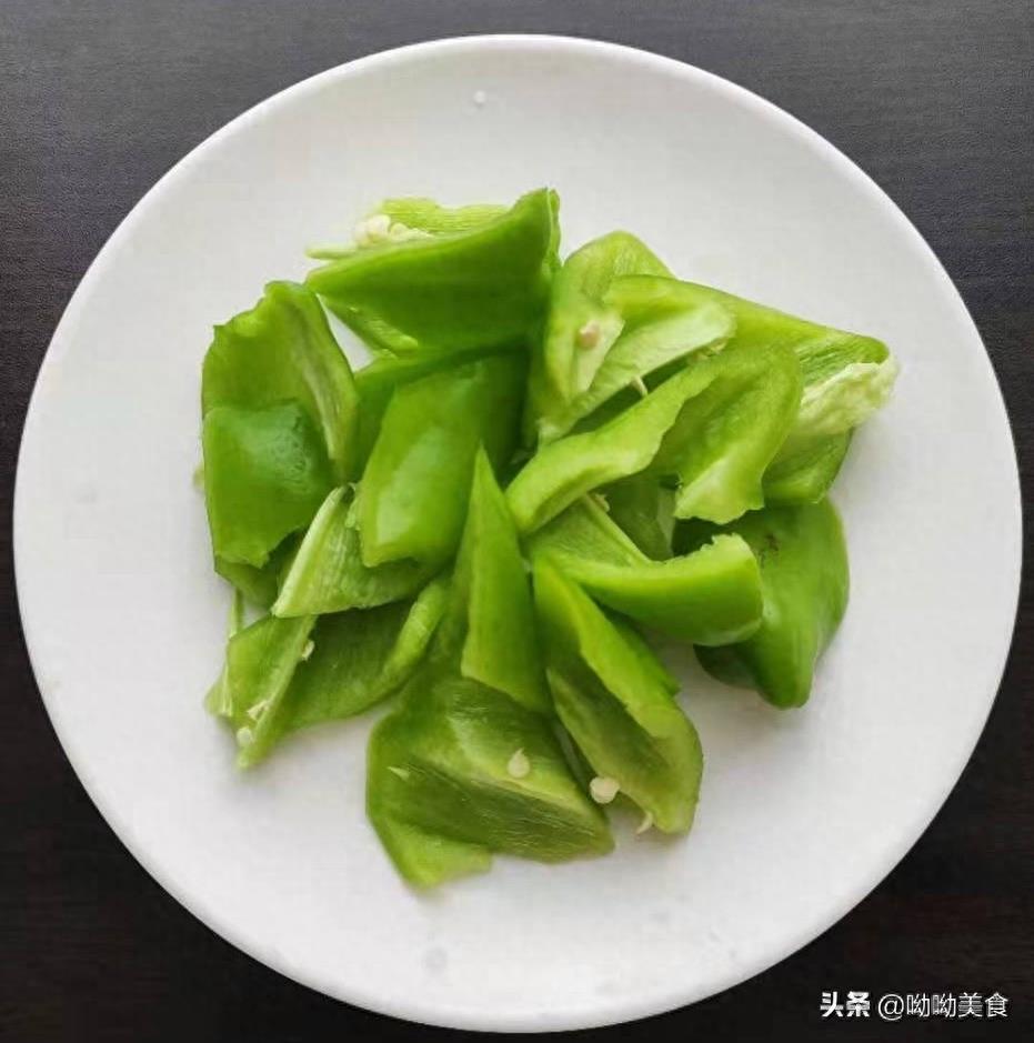 酸甜可口的糖醋茄子来啦,油锅一炸,外酥里嫩,孩子的最爱