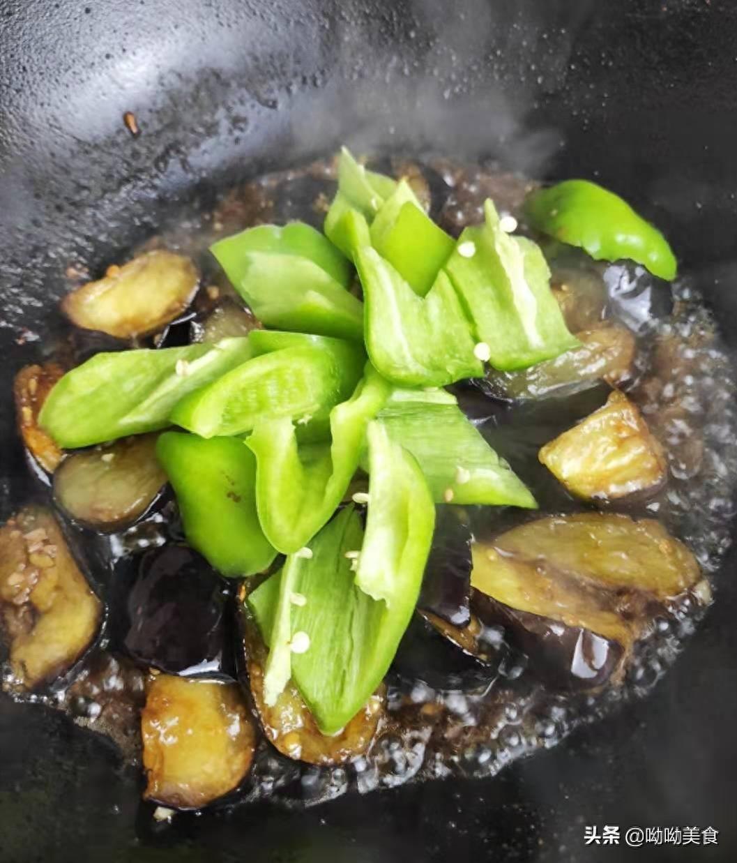 酸甜可口的糖醋茄子来啦,油锅一炸,外酥里嫩,孩子的最爱