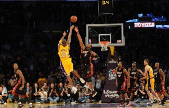 回顾:NBA史上30大最经典的绝杀瞬间,科比三度上榜,乔丹最完美