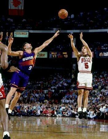 回顾:NBA史上30大最经典的绝杀瞬间,科比三度上榜,乔丹最完美