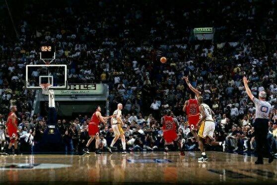 回顾:NBA史上30大最经典的绝杀瞬间,科比三度上榜,乔丹最完美