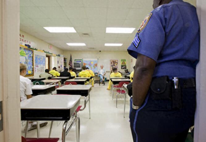 实拍一群少管所中的孩子,最后一张最让人心疼