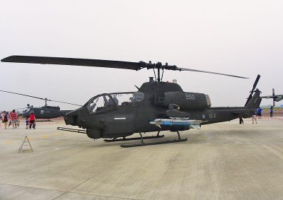 ​低空常青树-AH-1“眼镜蛇”武装直升机