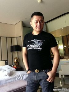 ​演员赵钢是社会人吗，赵钢现在离开赵本山了吗？