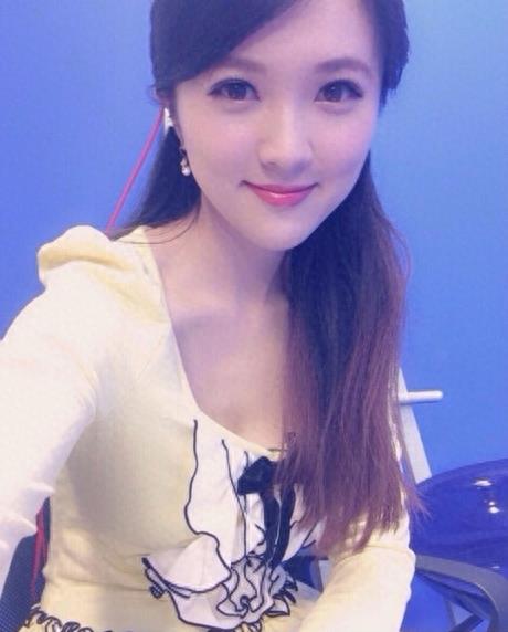 网评《不吹不黑》主播曾宝：脱口秀里最懂篮球的美女主持