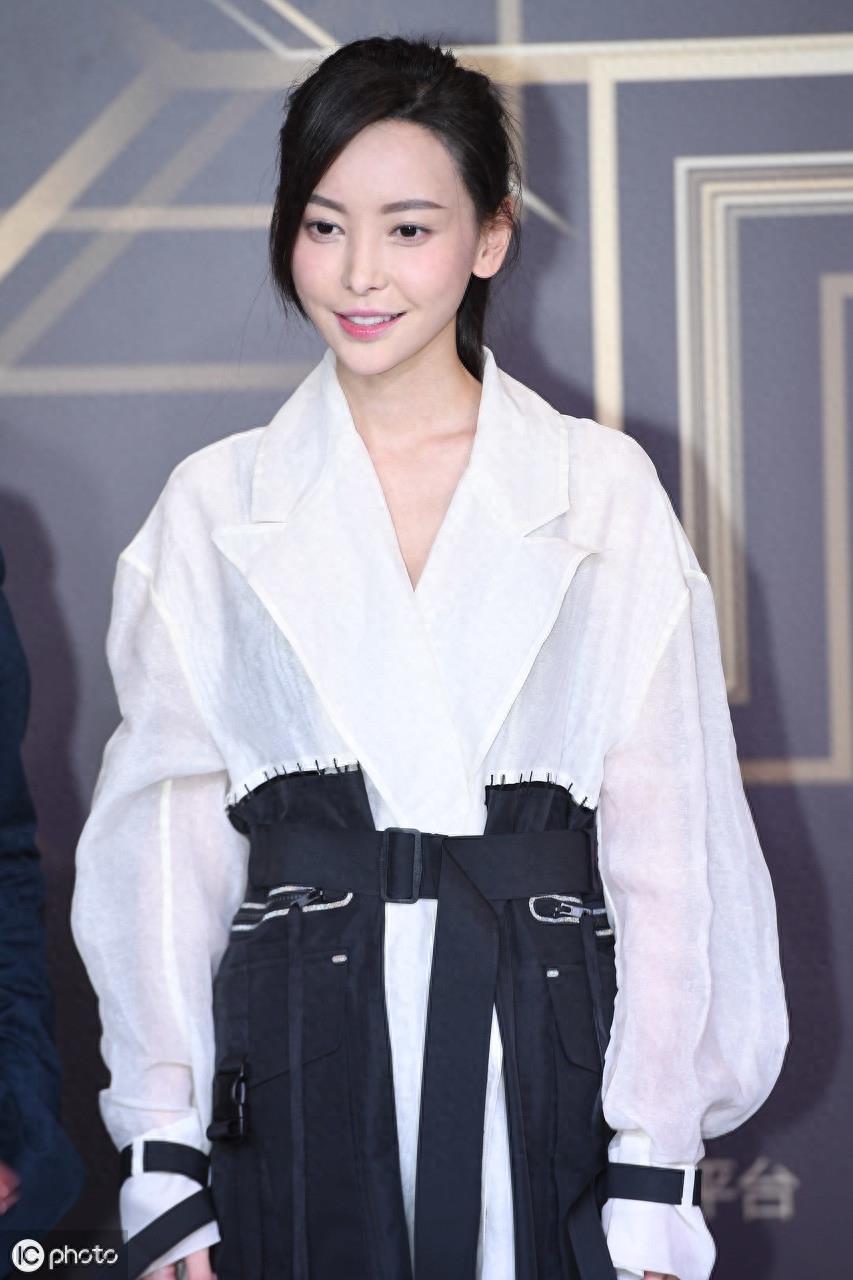 《前任3》女主角于文文的一些简介,气质真好