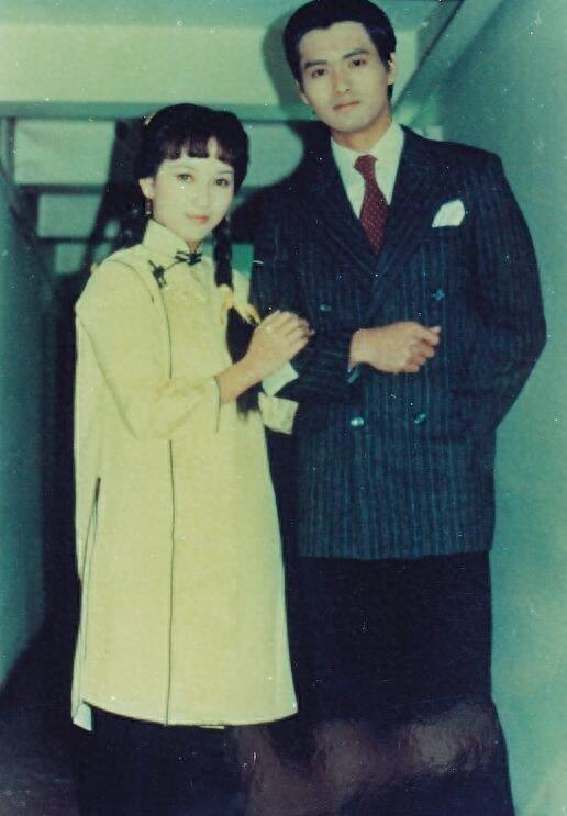 帅得掉渣  周润发年轻时的帅照